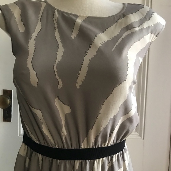 Loft Swirl Dress - Picture 2 of 5